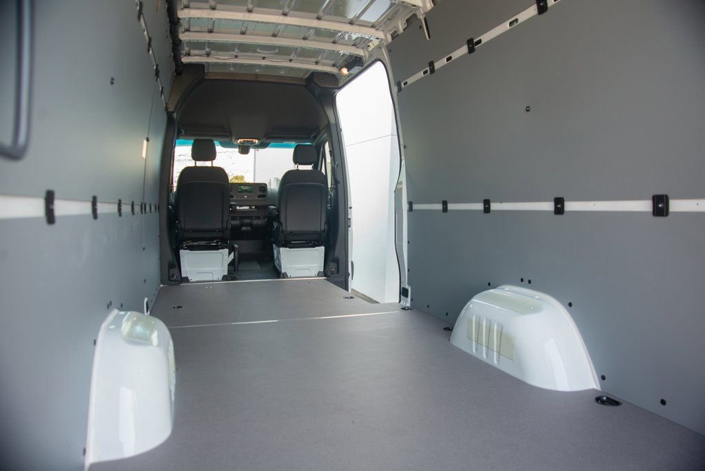 Used 2024 Mercedes-Benz Sprinter 2500 image 36