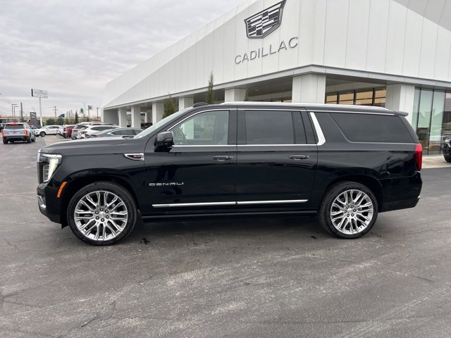 Used 2025 GMC Yukon XL Denali w/ Sun & Power Step Package image 1