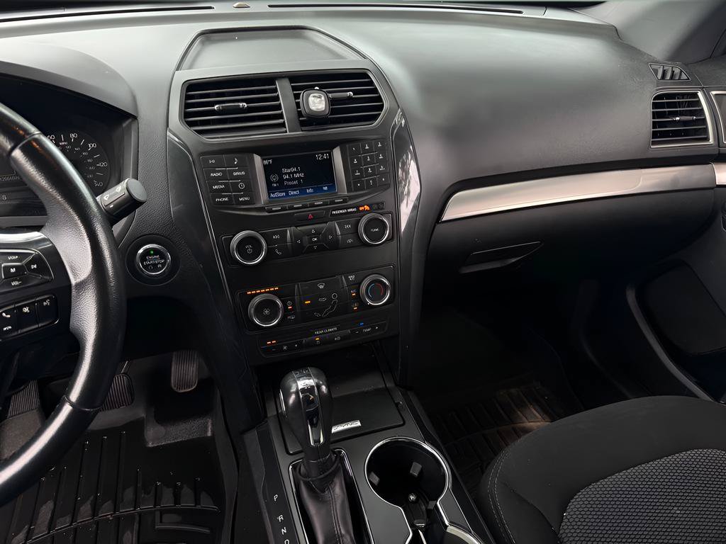 Used 2019 Ford Explorer XLT AWD/4WD image 28