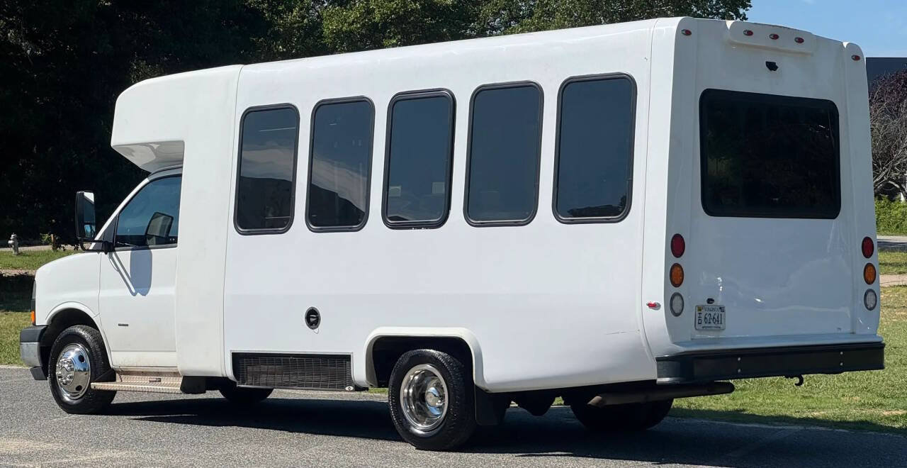 Used 2023 GMC Savana 3500 w/ Shuttle Bus Package RWD image 3