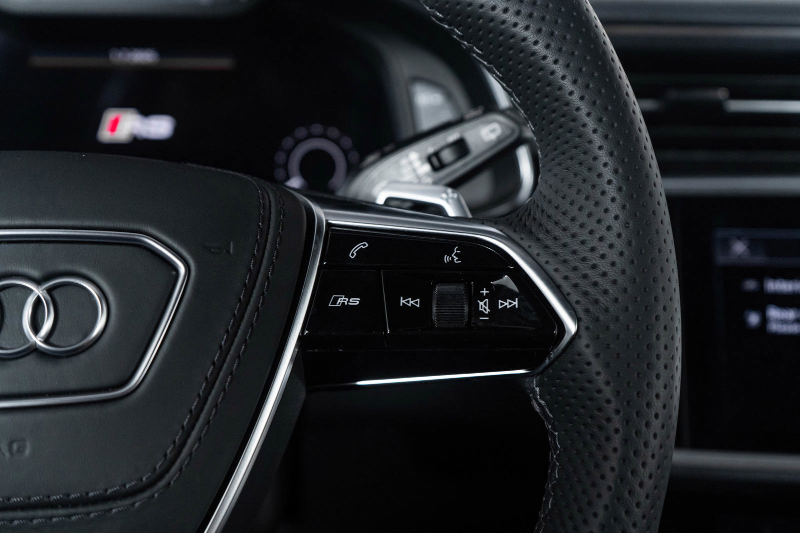 Used 2025 Audi RS 6 performance image 51