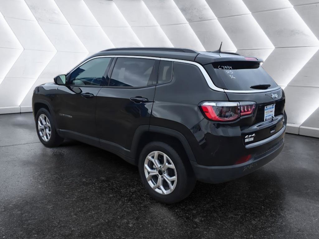 Used 2025 Jeep Compass Latitude image 7