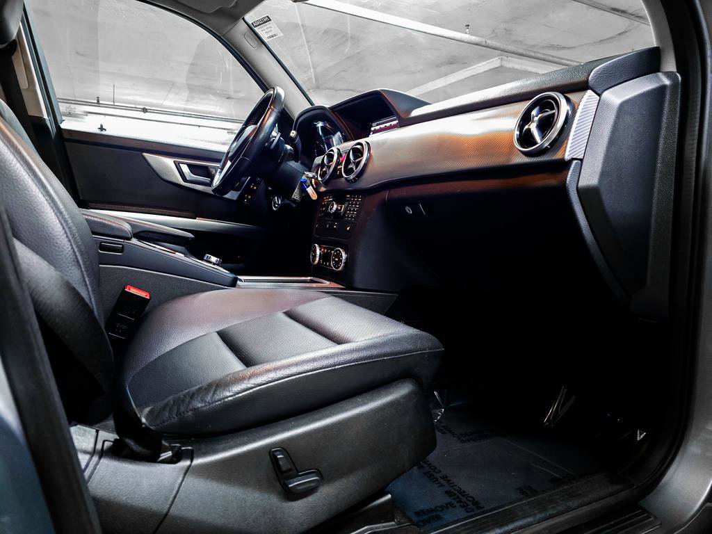 Used 2015 Mercedes-Benz GLK 350 4MATIC image 36