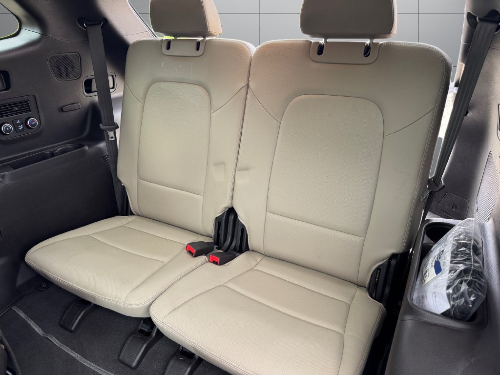 Used 2017 Hyundai Santa Fe Limited w/ Cargo Package AWD/4WD image 18