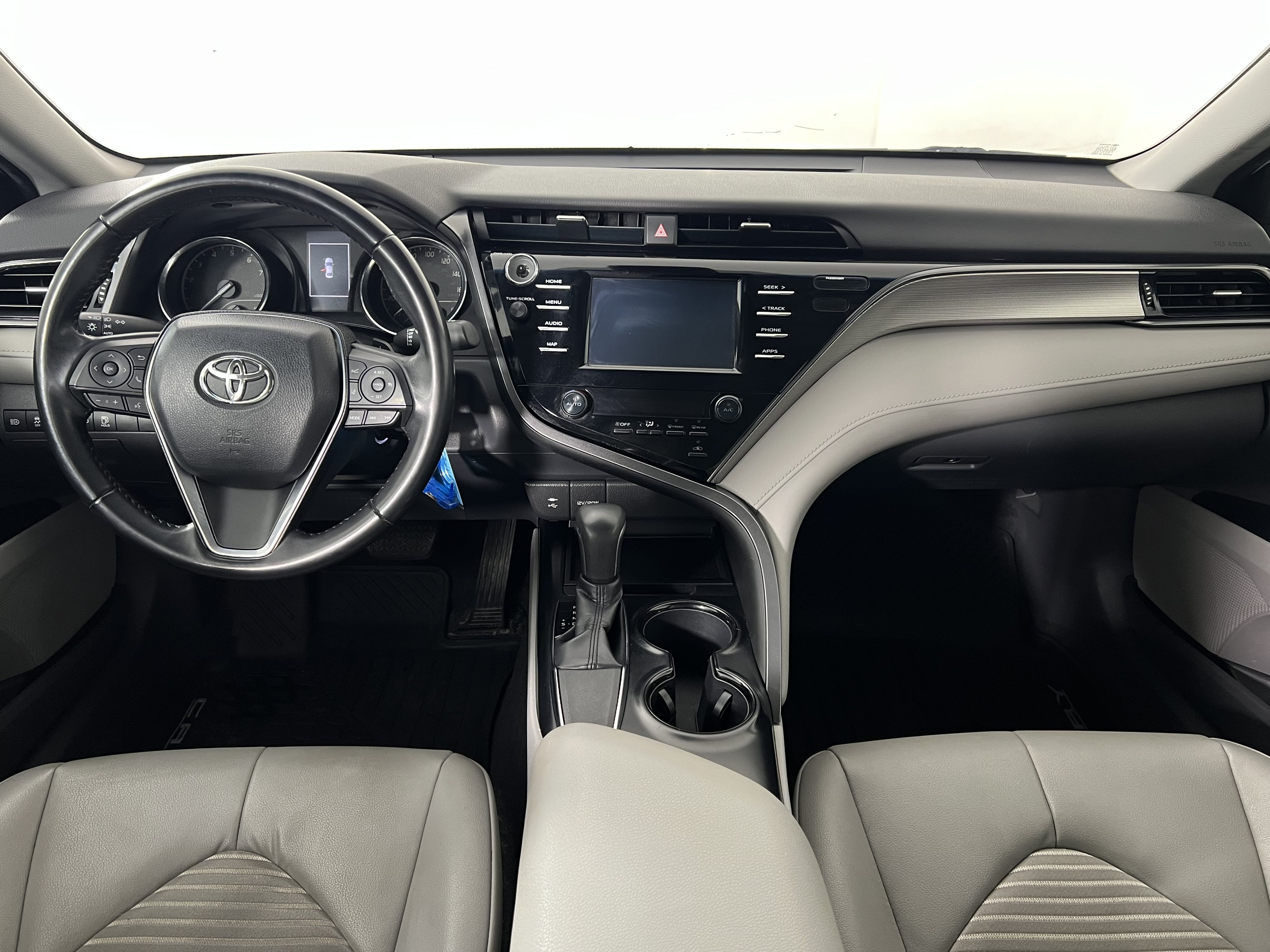 Used 2019 Toyota Camry SE FWD image 20