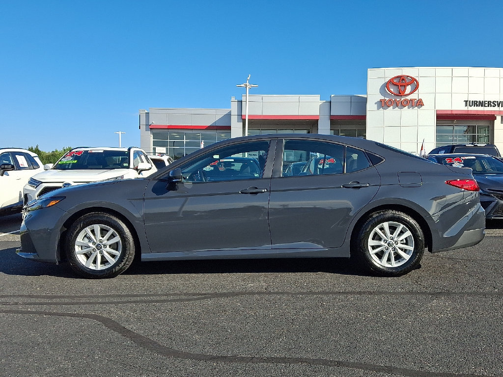Used 2026 Toyota Camry LE FWD image 7