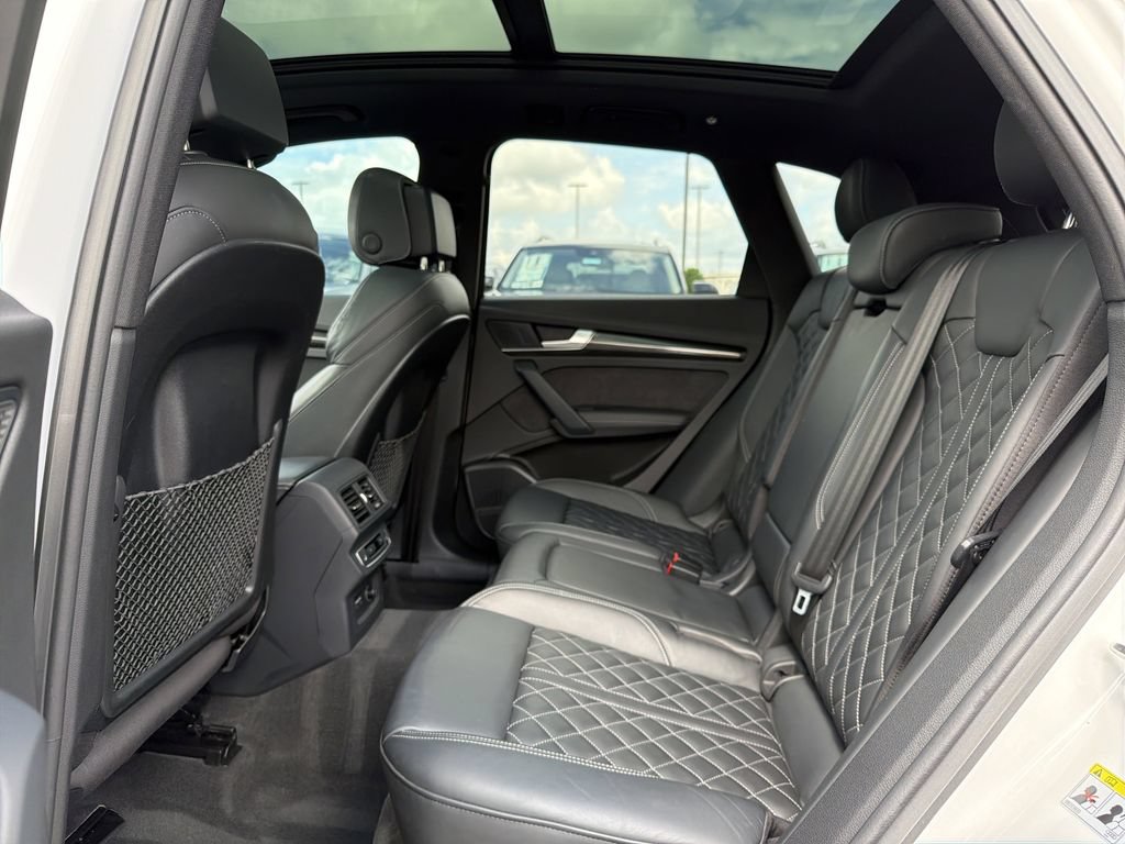 Used 2023 Audi SQ5 Prestige AWD/4WD image 13