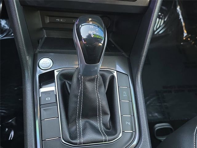 Used 2023 Volkswagen Tiguan SE R-Line image 19