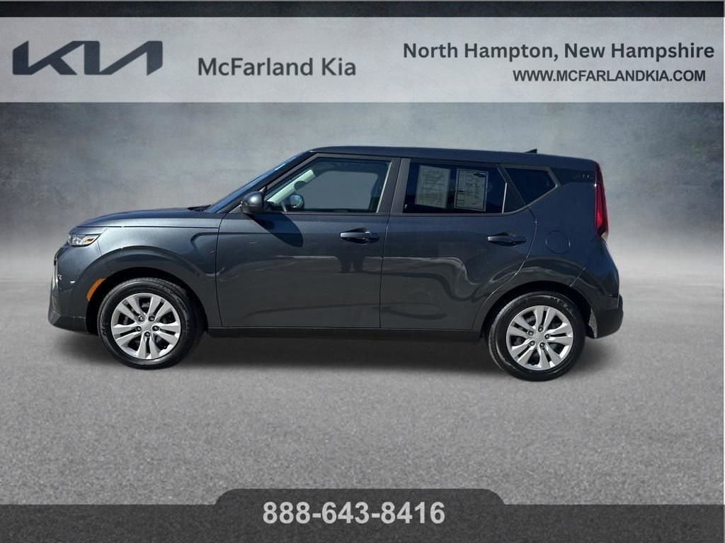 Used 2022 Kia Soul LX image 4