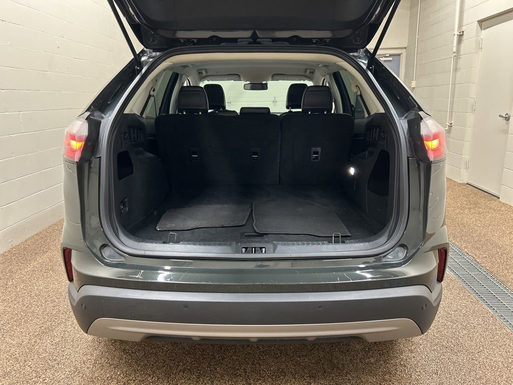 Used 2023 Ford Edge SEL image 11