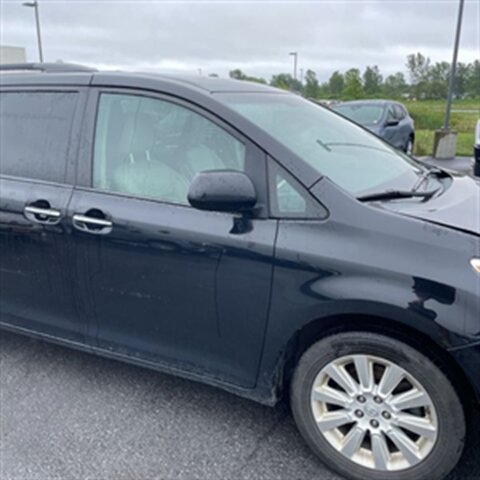 Used 2015 Toyota Sienna XLE w/ XLE Navigation Package AWD/4WD image 13
