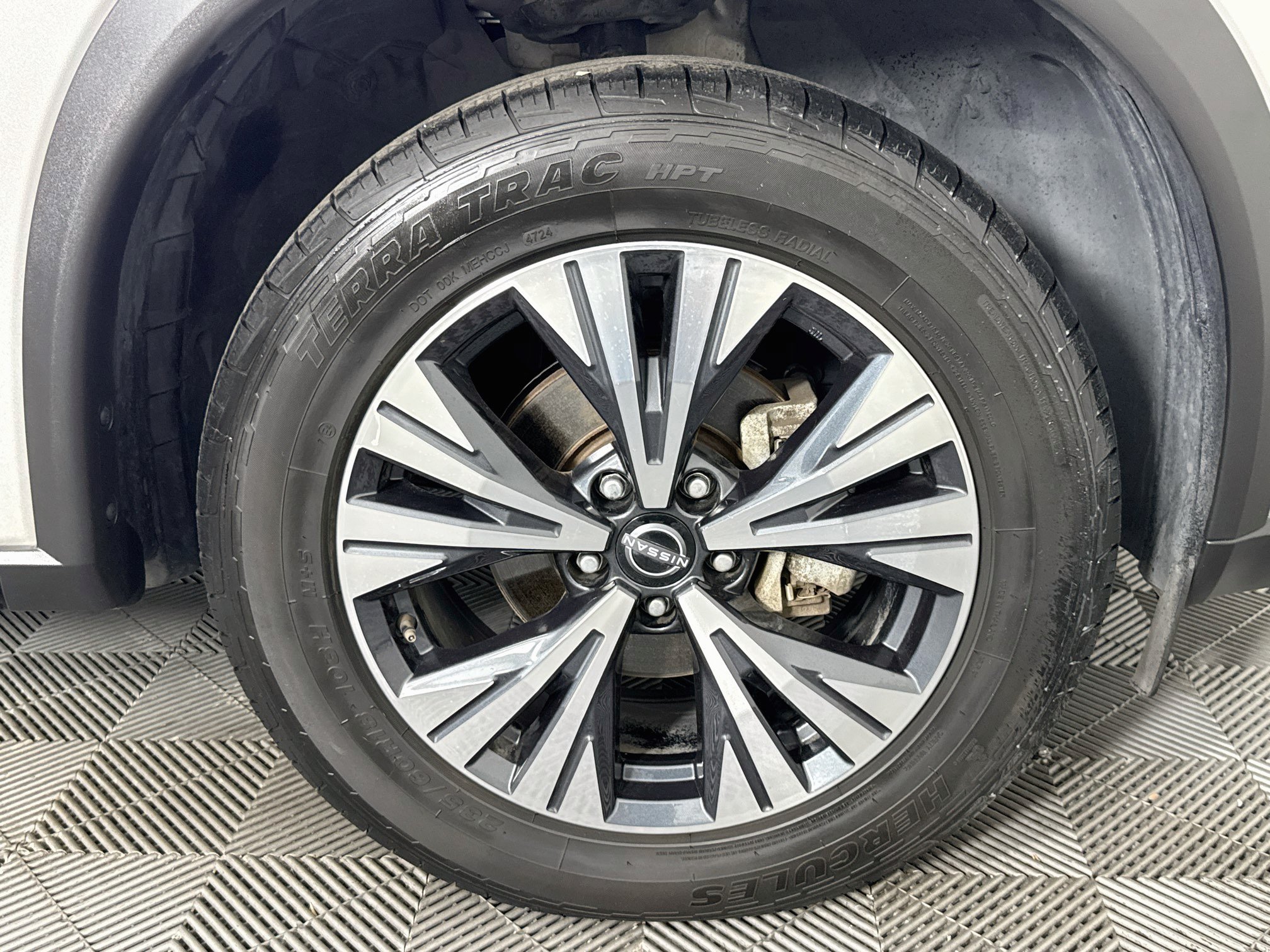 Used 2023 Nissan Rogue SV FWD image 30