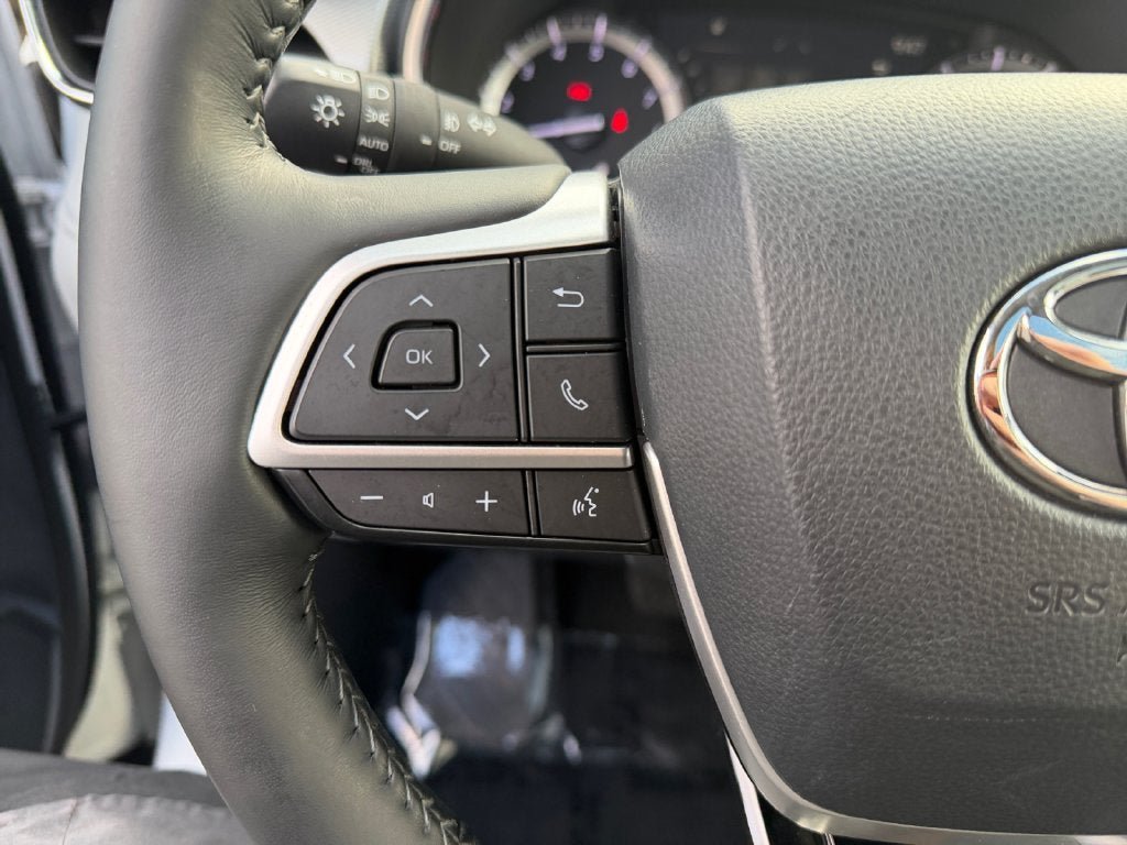 Used 2022 Toyota Highlander Platinum AWD/4WD image 15