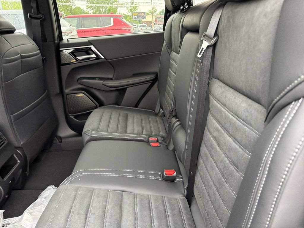 New 2026 Mitsubishi Outlander SE AWD/4WD image 13