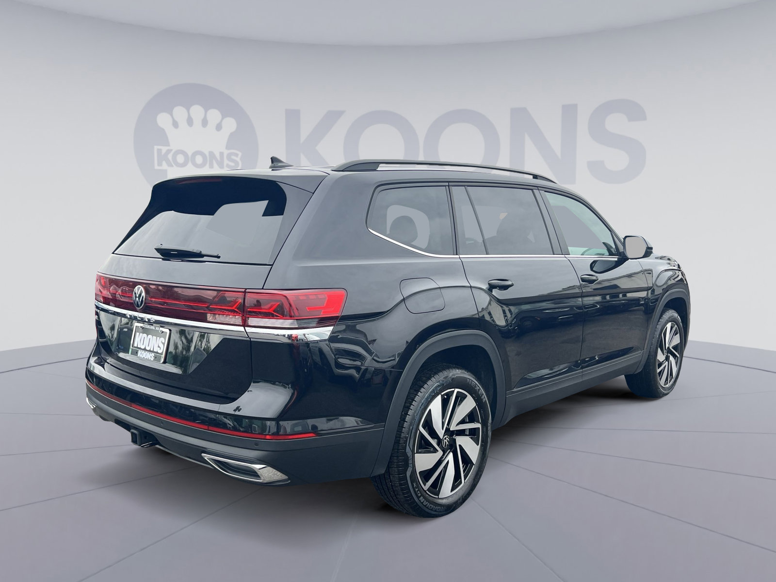 Used 2025 Volkswagen Atlas SE FWD image 11