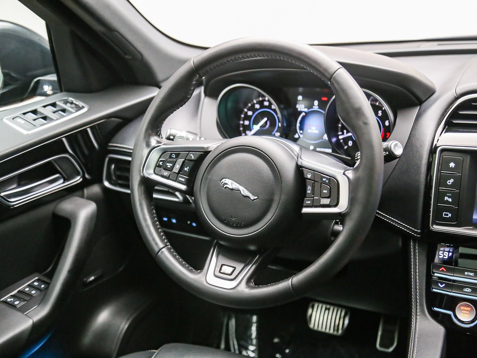 Used 2018 Jaguar F-PACE R-Sport AWD/4WD image 15