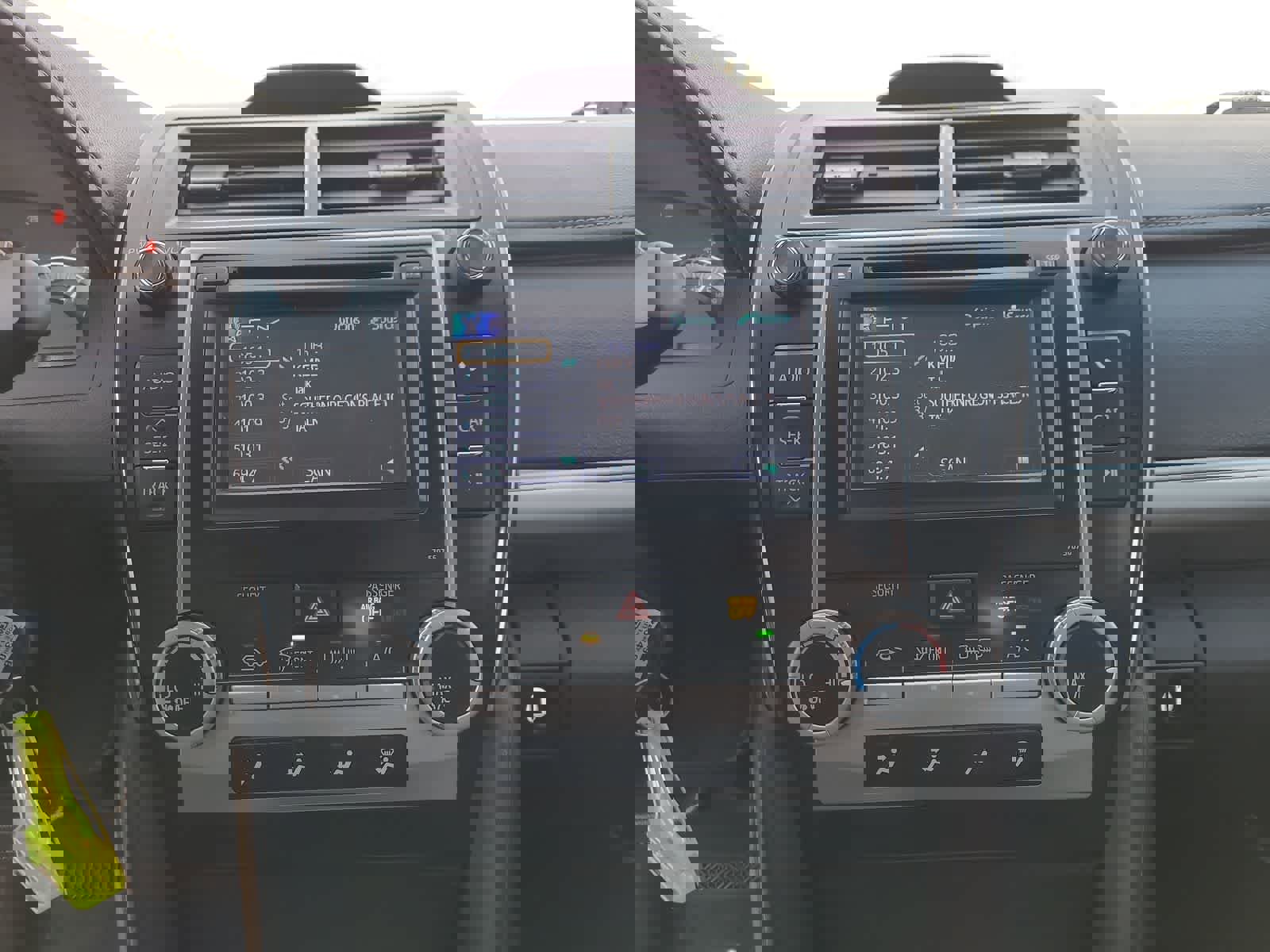 Used 2014 Toyota Camry SE image 24