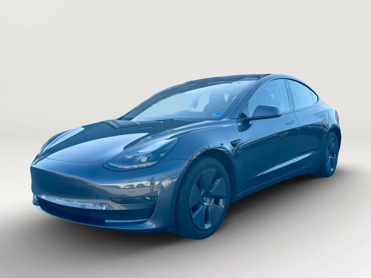 Used 2023 Tesla Model 3 Standard Range image 3