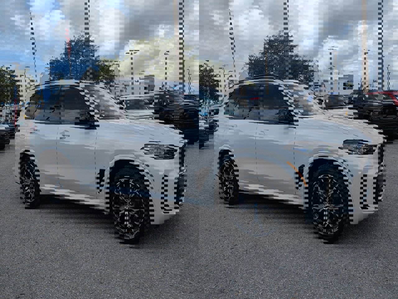 Used 2026 BMW X5 M60i image 2