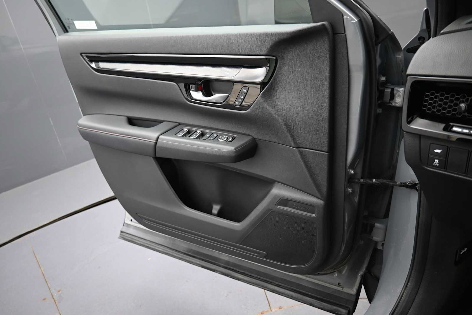 Used 2024 Honda CR-V Sport Touring image 11