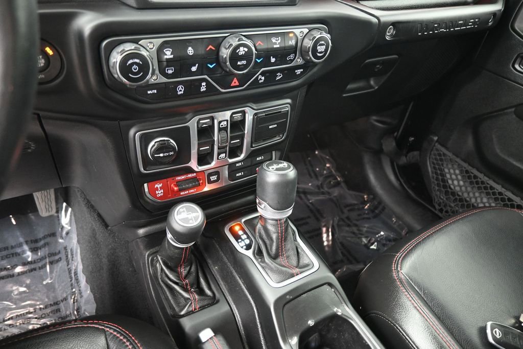 Used 2018 Jeep Wrangler Unlimited Rubicon w/ Dual Top Group AWD/4WD image 33