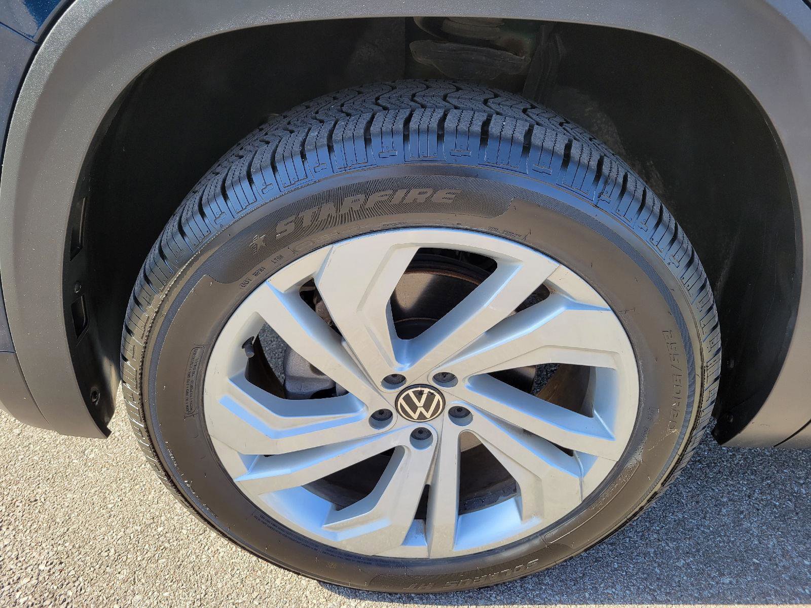 Used 2021 Volkswagen Atlas SE w/ Towing Package AWD/4WD image 13