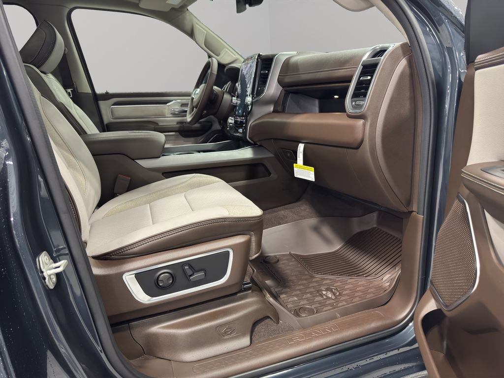 New 2026 RAM 1500 Laramie w/ Laramie Preferred Package AWD/4WD image 16