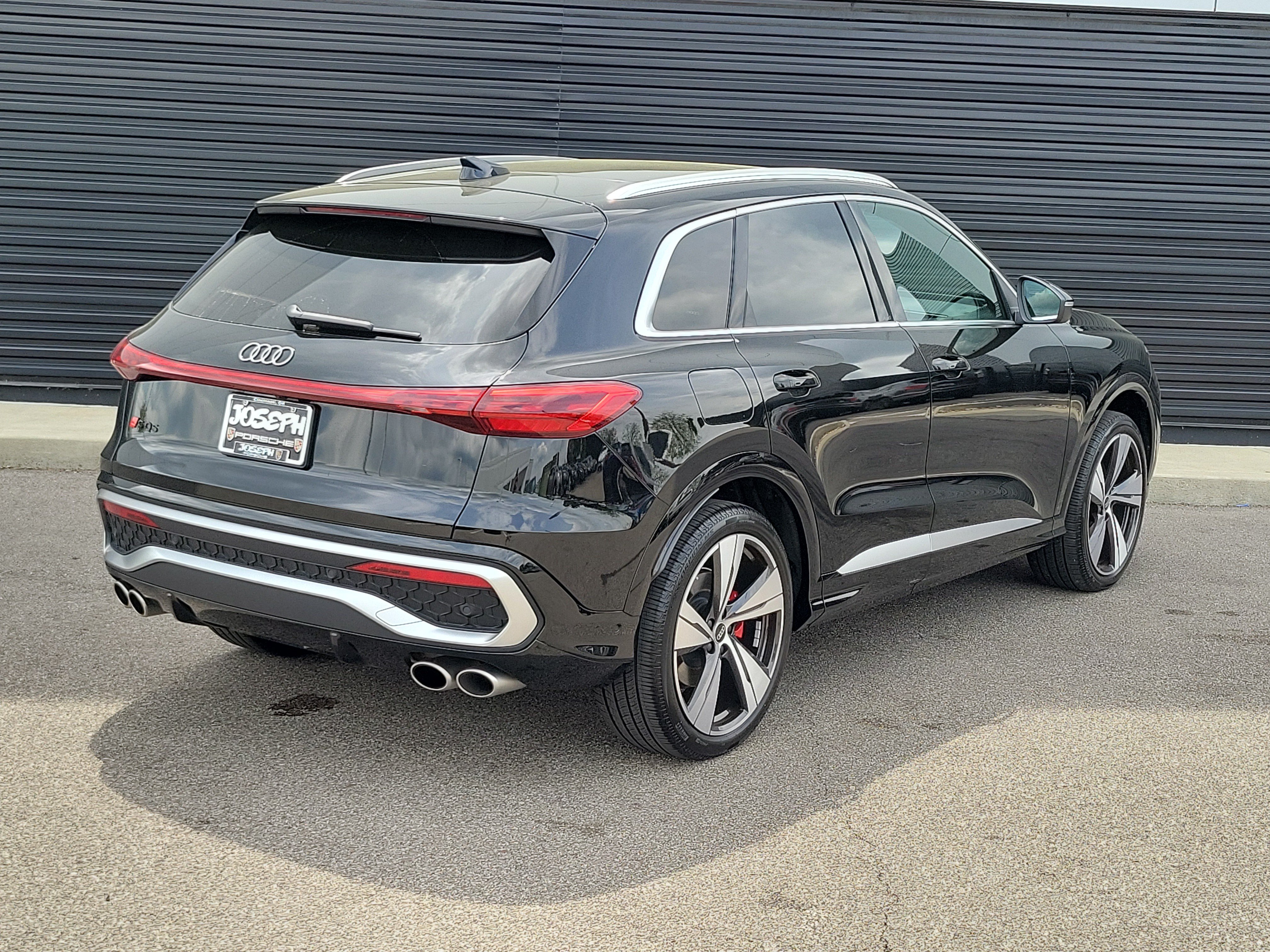Used 2025 Audi SQ5 Premium Plus AWD/4WD image 3