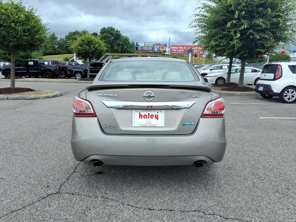 Used 2013 Nissan Altima 2.5 SL w/ 2.5 Moonroof Pkg FWD image 6