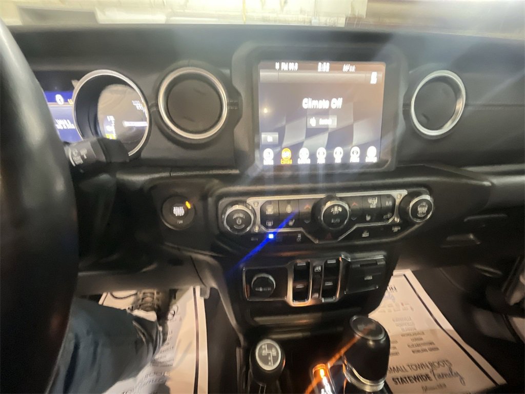 Used 2023 Jeep Wrangler Unlimited Sahara w/ Cold Weather Group image 18