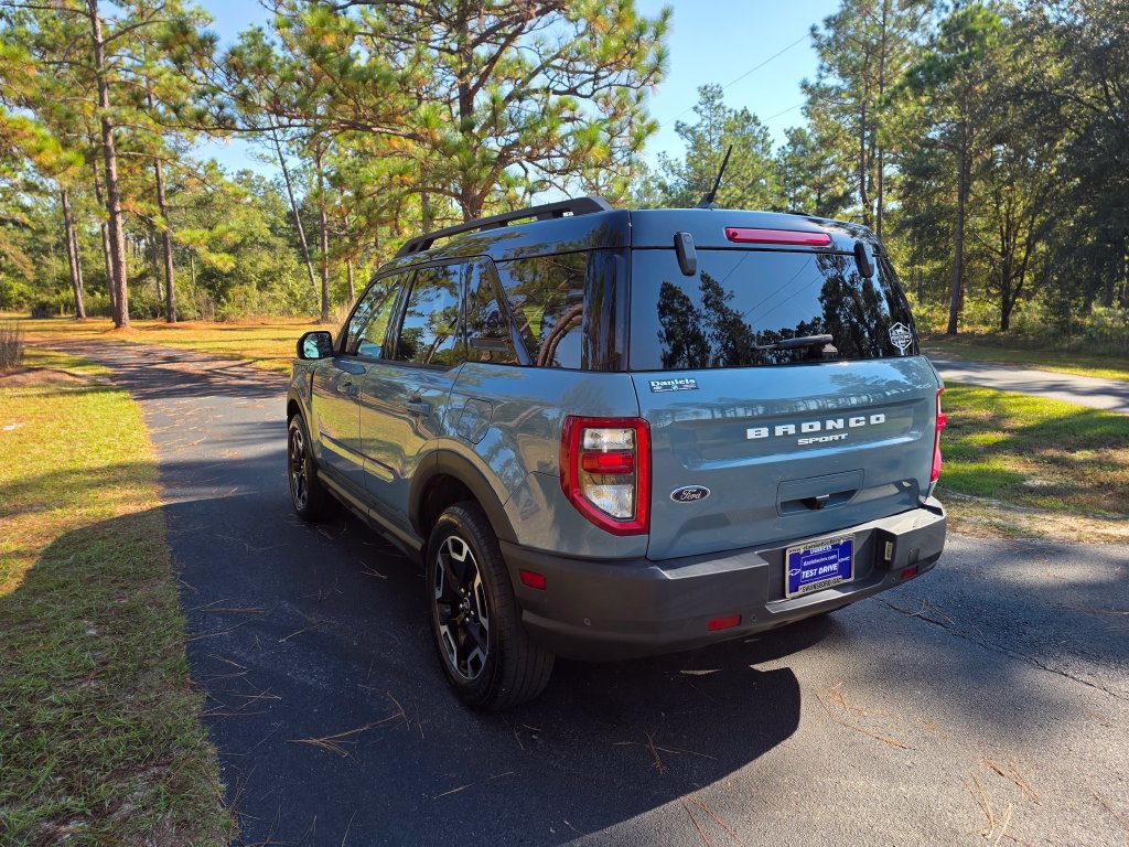 Used 2022 Ford Bronco Sport Outer Banks w/ Tech Package AWD/4WD image 3