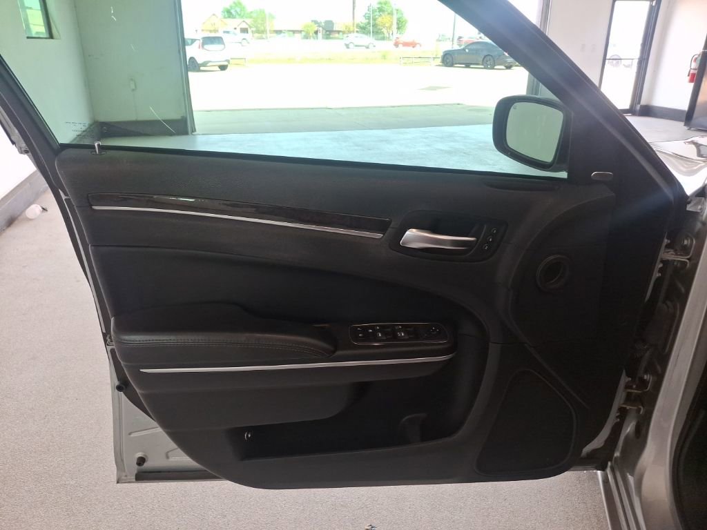 Used 2020 Chrysler 300 Limited image 14