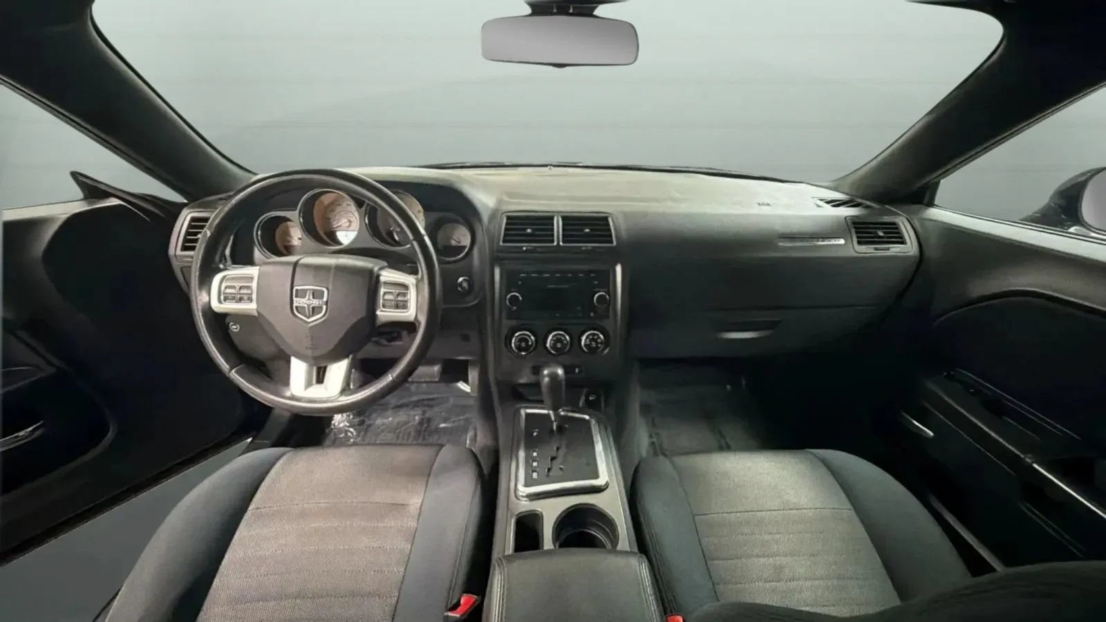Used 2014 Dodge Challenger SXT RWD image 20