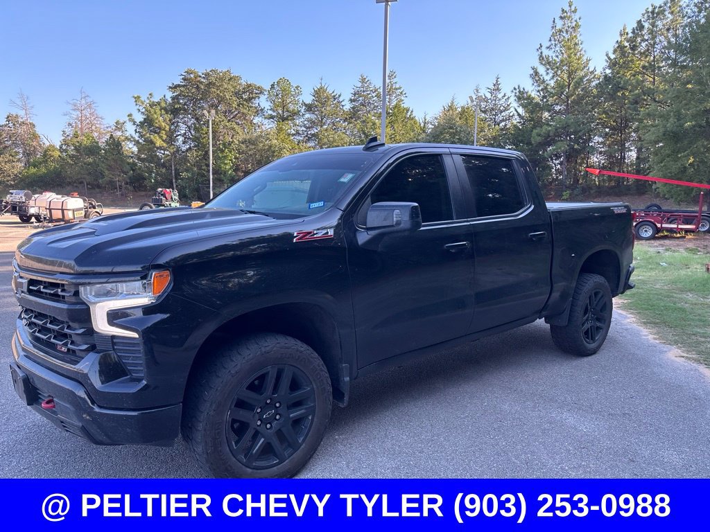 Used 2023 Chevrolet Silverado 1500 LT Trail Boss w/ LT Trail Boss Premium Package AWD/4WD image 3