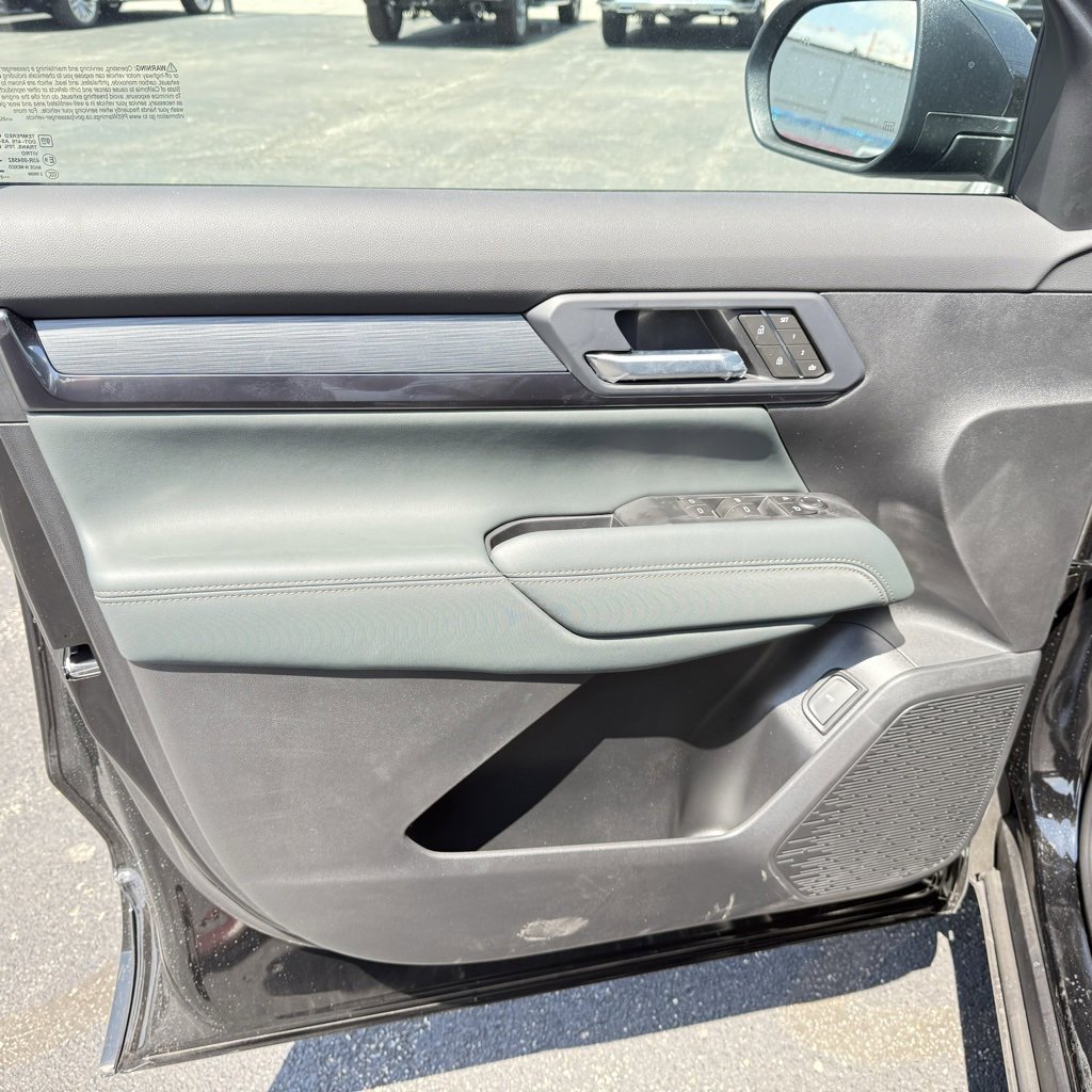 New 2026 GMC Terrain AT4 w/ Convenience Package III image 25