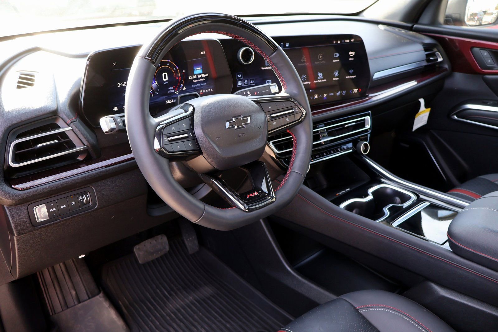 Used 2024 Chevrolet Traverse RS w/ LPO, Floor Liner Package image 27