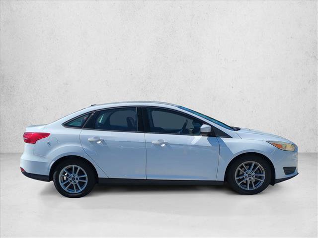 Used 2018 Ford Focus SE FWD image 4