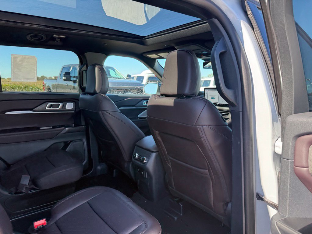 New 2026 Ford Explorer Platinum RWD image 30