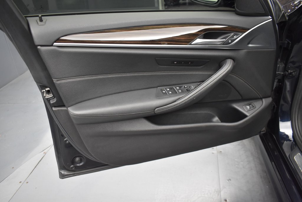 Used 2019 BMW 530i xDrive AWD/4WD image 5