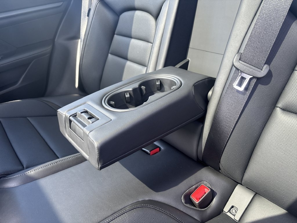 New 2025 Porsche Taycan w/ Premium Package RWD image 30
