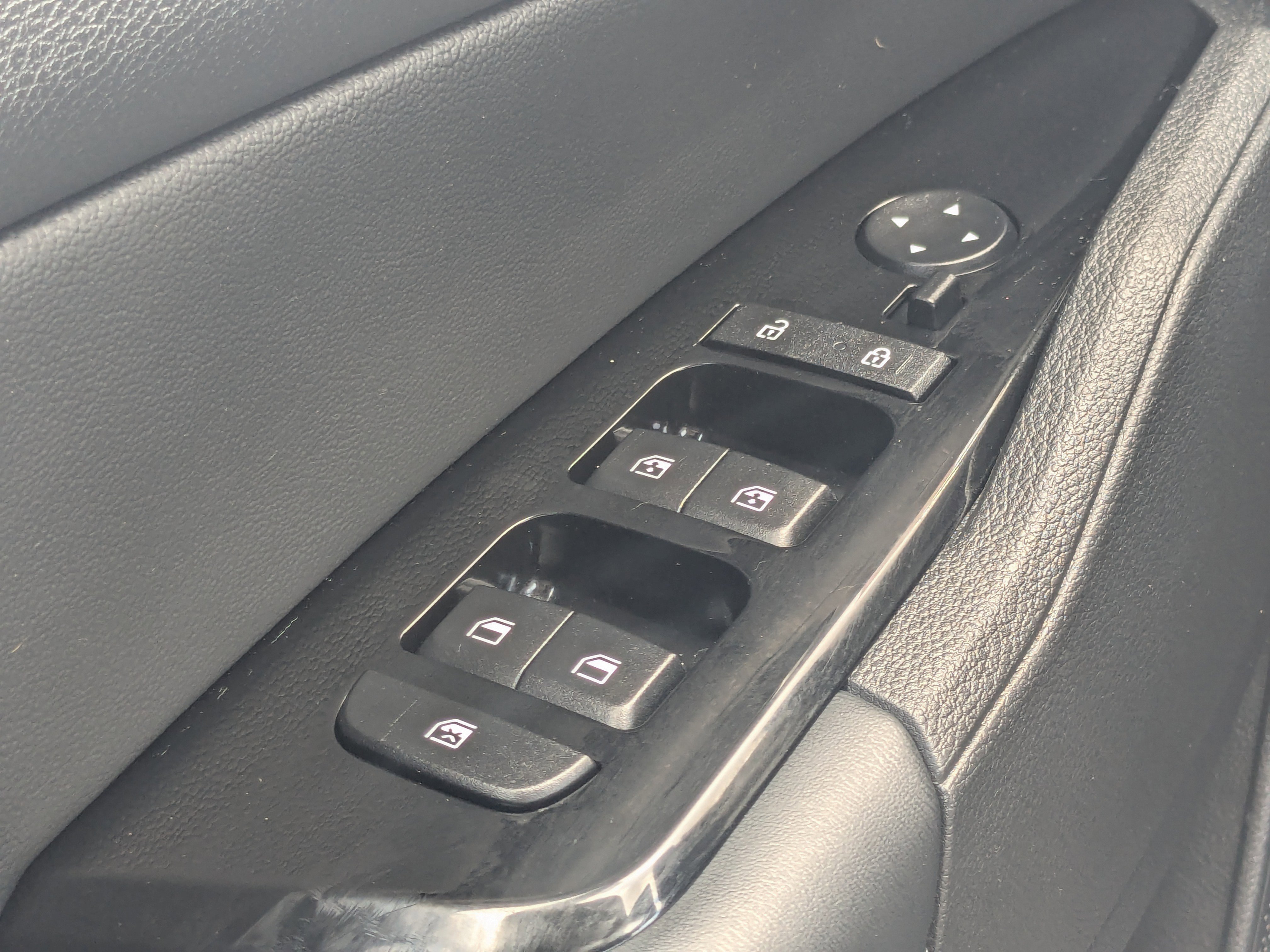 Certified 2025 Kia Sportage X-Line image 39