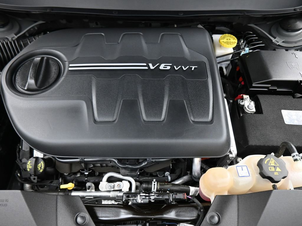 Used 2022 Jeep Cherokee Trailhawk image 18