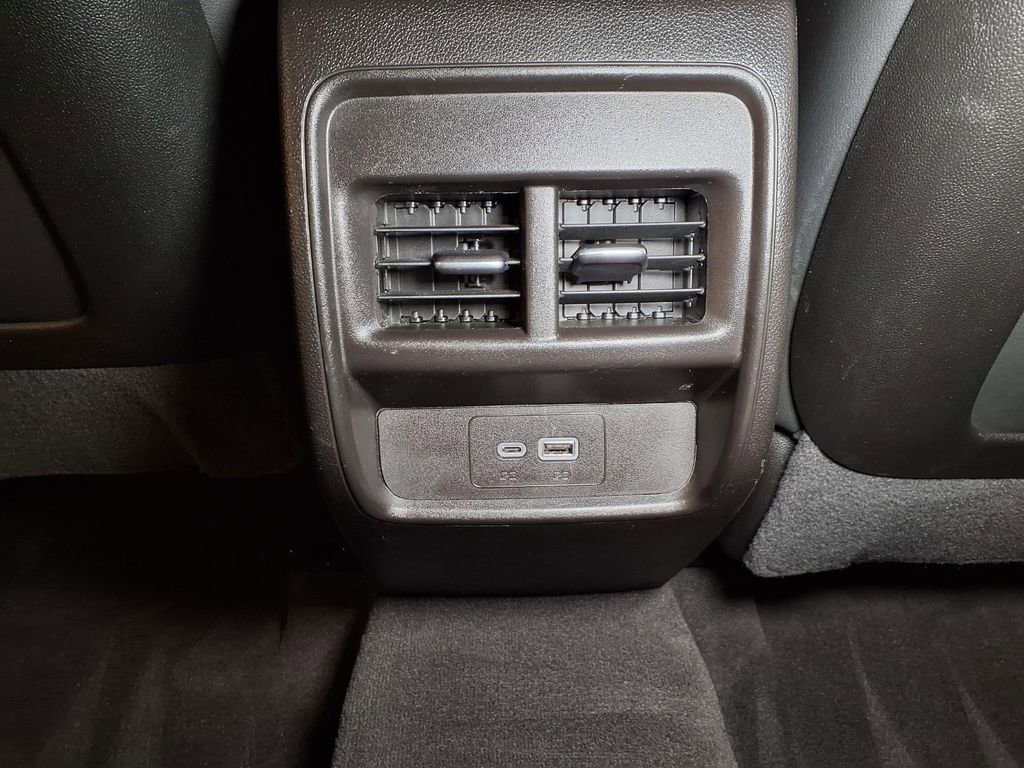 Certified 2025 Cadillac XT4 Premium Luxury AWD/4WD image 19