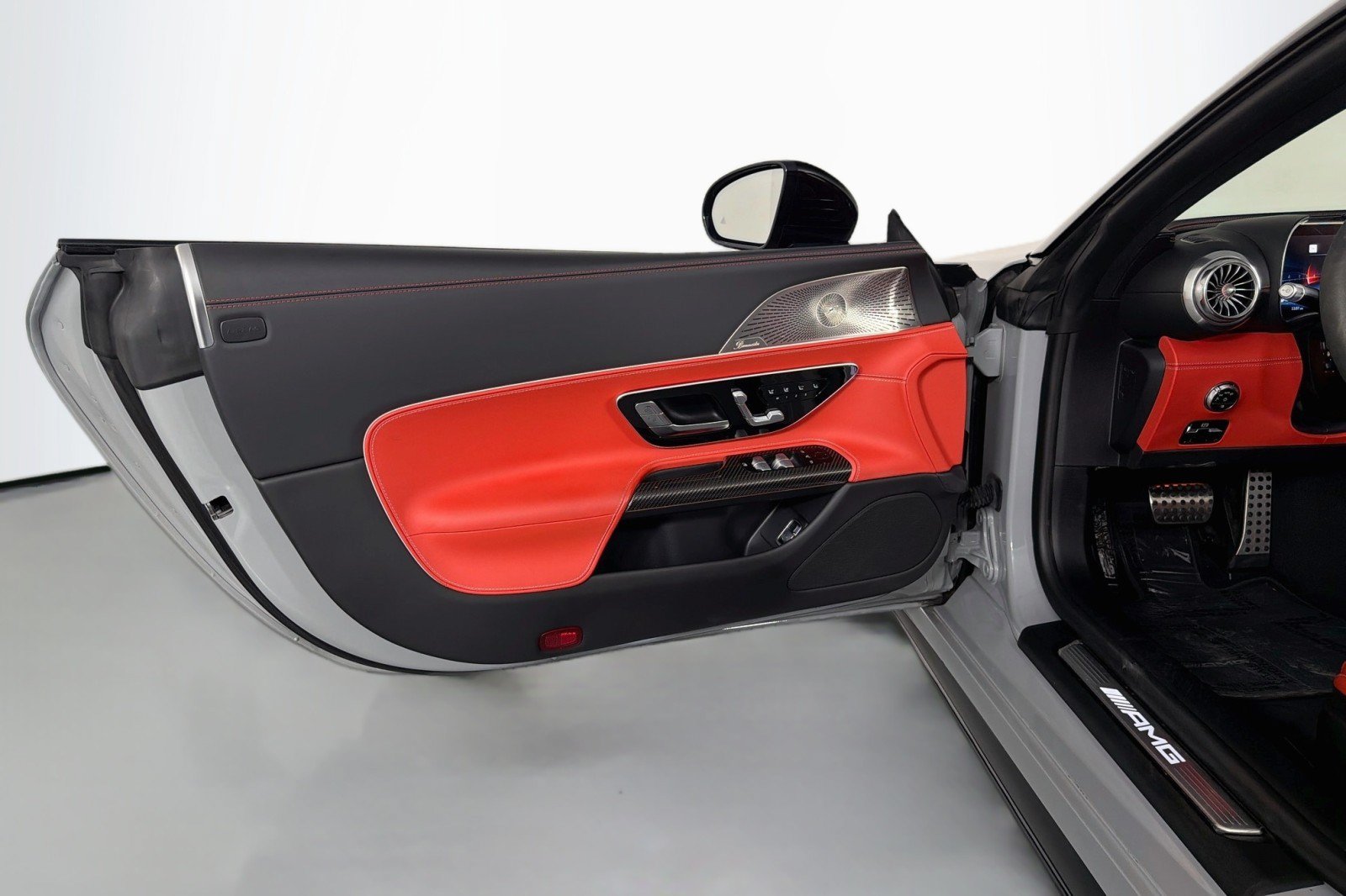 Certified 2022 Mercedes-Benz SL 63 AMG 4MATIC image 23
