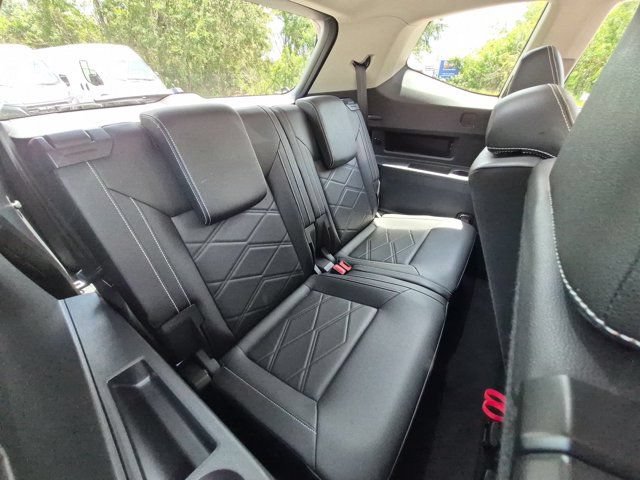 Used 2025 Volkswagen Atlas SE FWD image 29