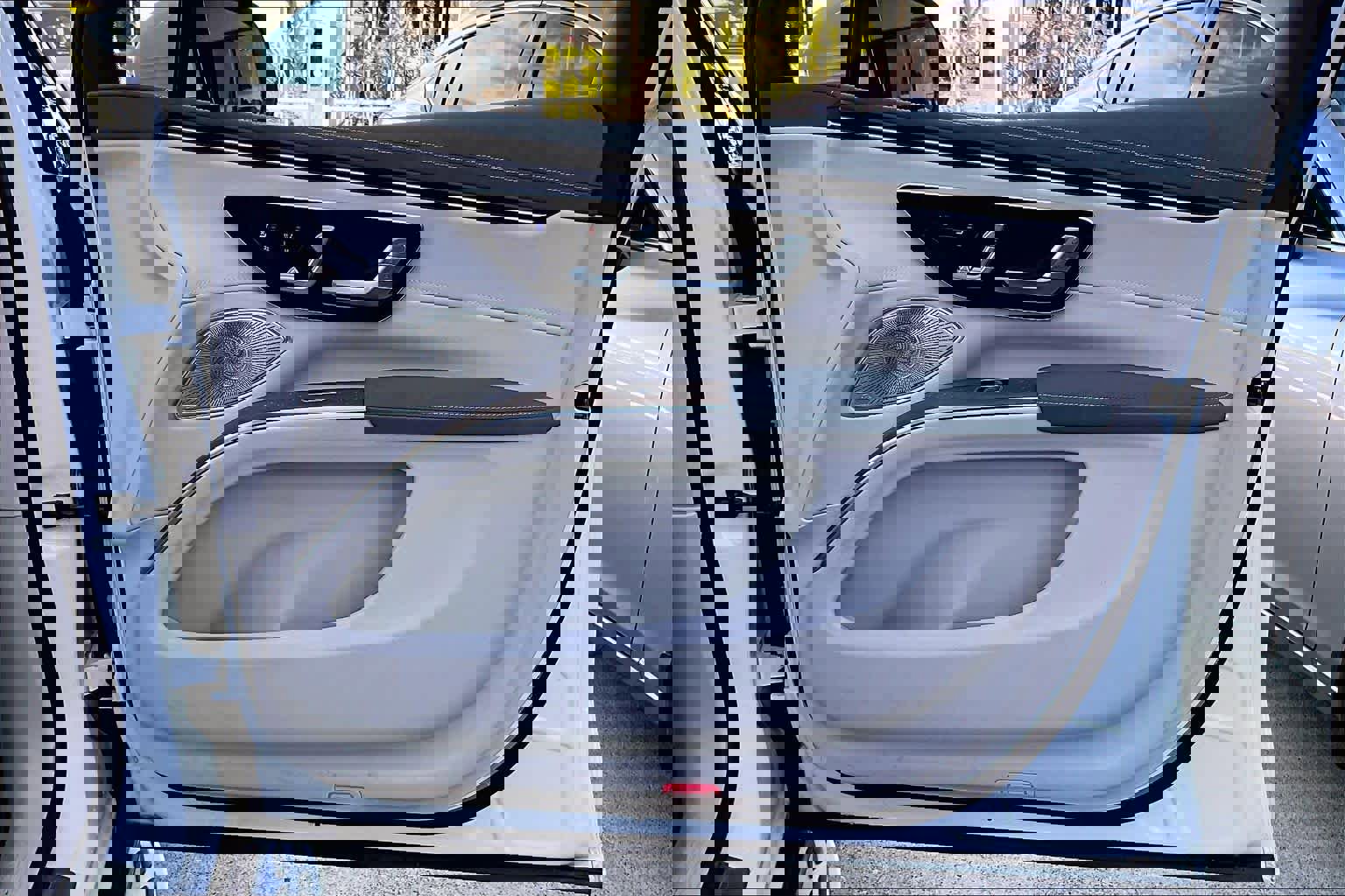 Used 2023 Mercedes-Benz EQS 450+ SUV image 23