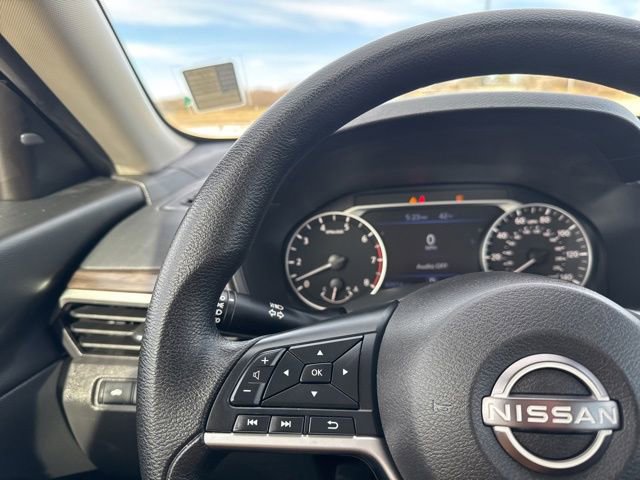 Used 2024 Nissan Altima 2.5 SV image 10