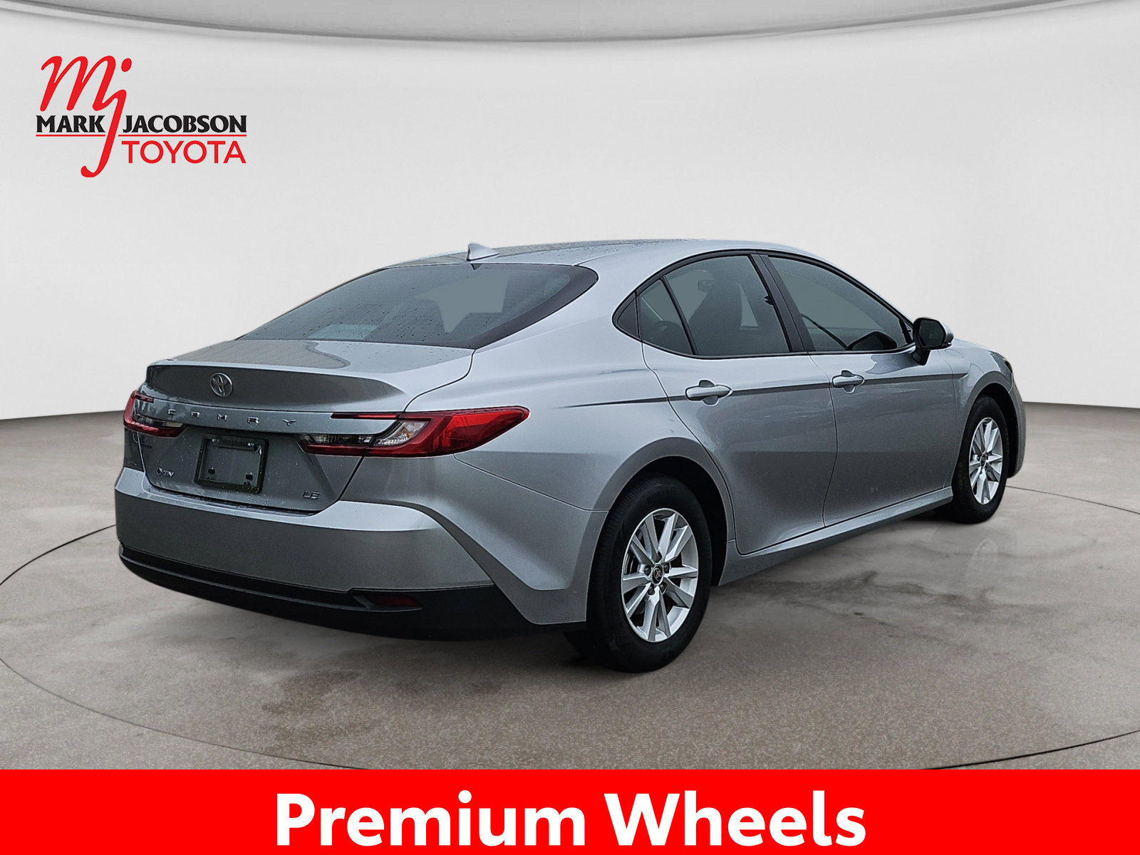 Used 2026 Toyota Camry LE FWD image 9