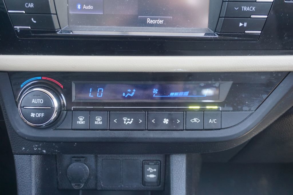 Used 2015 Toyota Corolla LE FWD image 8