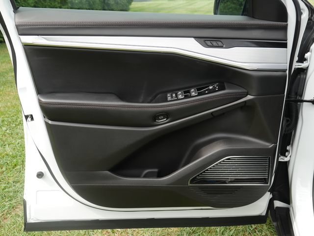 Used 2024 Jeep Wagoneer Launch Edition AWD/4WD image 13